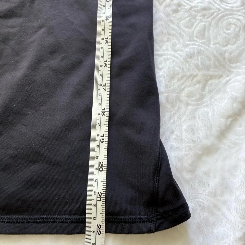 Lululemon Black Racerback Athletic Tank Top Built In Bra Size 4